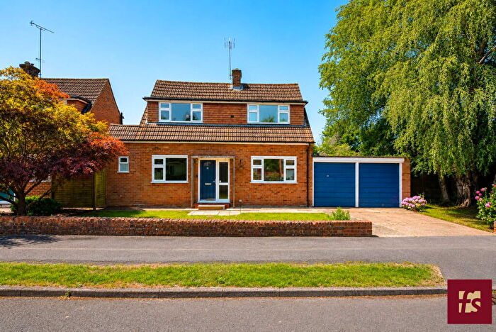 3 Bedroom Detached House For Sale In Lea Croft, Crowthorne, RG45