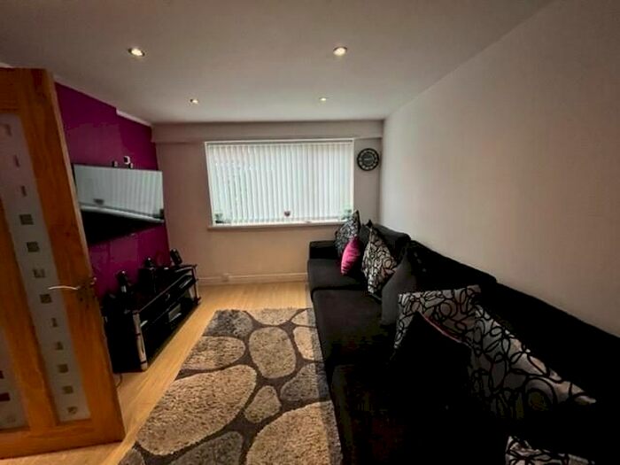 3 Bedroom Semi-Detached House To Rent In Bark Piece, South Woodgate, Birmingham, B32