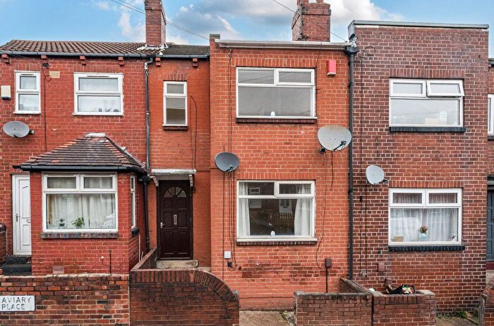 3 Bedroom Terraced House To Rent In Aviary Place, Armley, Leeds, LS12