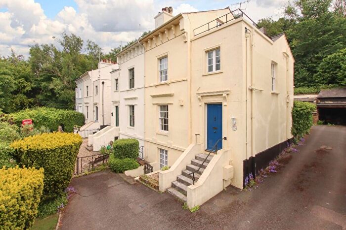 4 Bedroom Semi-Detached House For Sale In Roughdown Villas Road, Felden, Hemel Hempstead, Hertfordshire, HP3