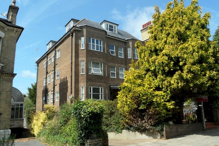 1 Bedroom Flat To Rent In Eaton Gardens, Hove, BN3