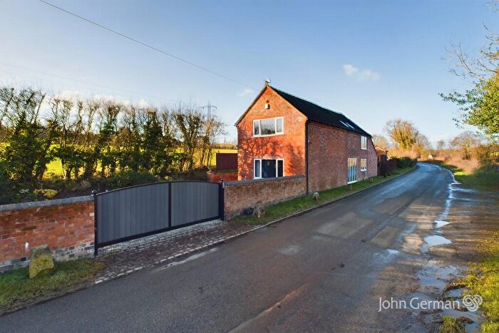 4 Bedroom Barn Conversion For Sale In Newborough End, Newborough, DE13