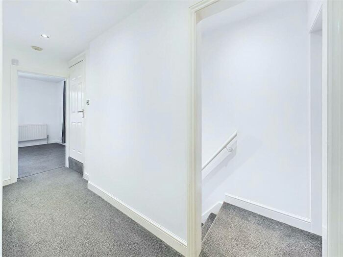 2 Bedroom Flat To Rent In A Chesterfield Road, Sheffield, S8