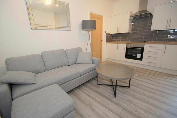 1 Bedroom Flat To Rent In Morris Lane, Kirkstall, Leeds LS5