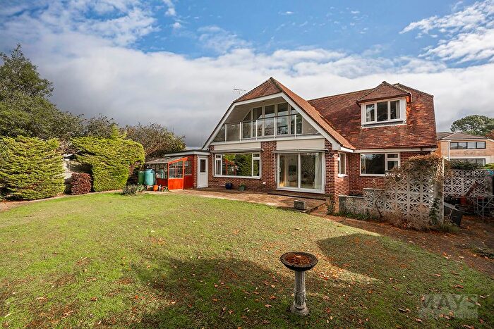 4 Bedroom Detached House For Sale In Hurst Hill, Lilliput, BH14