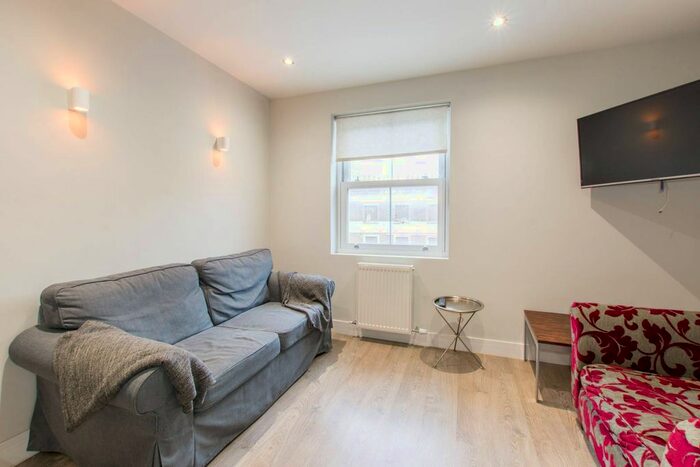 2 Bedroom Flat To Rent In Sutherland Avenue, Maida Vale, London, W9