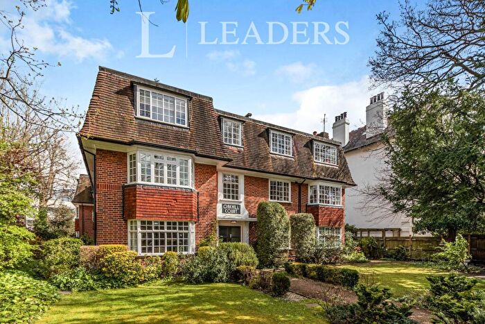 2 Bedroom Apartment To Rent In Oak Hill Court, Oak Hill Road, KT6