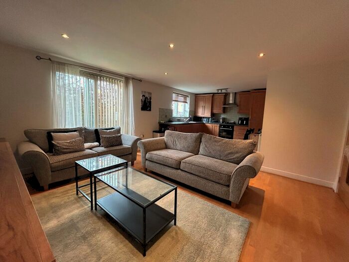 2 Bedroom Apartment To Rent In Derwent Court, L17