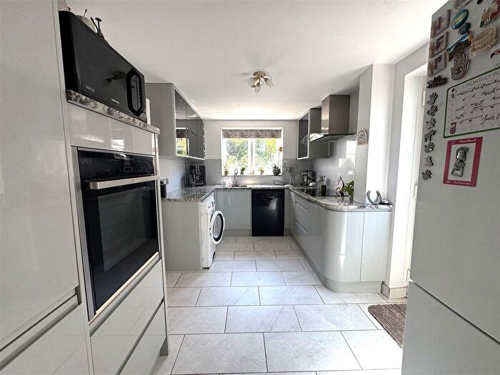 4 Bedroom Detached House For Sale In Heol Barcud, Birchgrove, Swansea, SA7