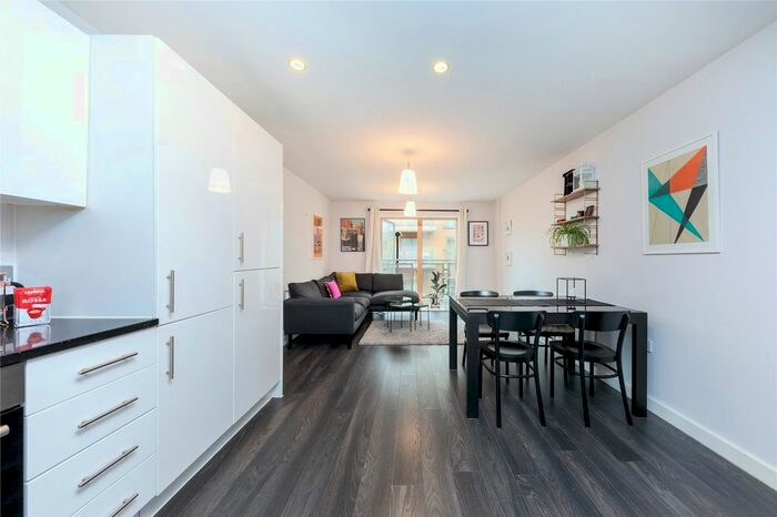 1 Bedroom Flat To Rent In Chris Pullen Way, Islington, N7