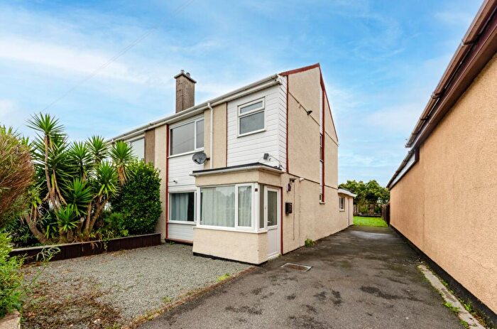 4 Bedroom Semi-Detached House For Sale In Rhos Uchaf, Gwynedd, LL57