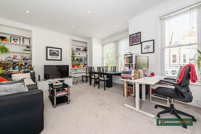 2 Bedroom Flat For Sale In Plympton Road, London, NW6