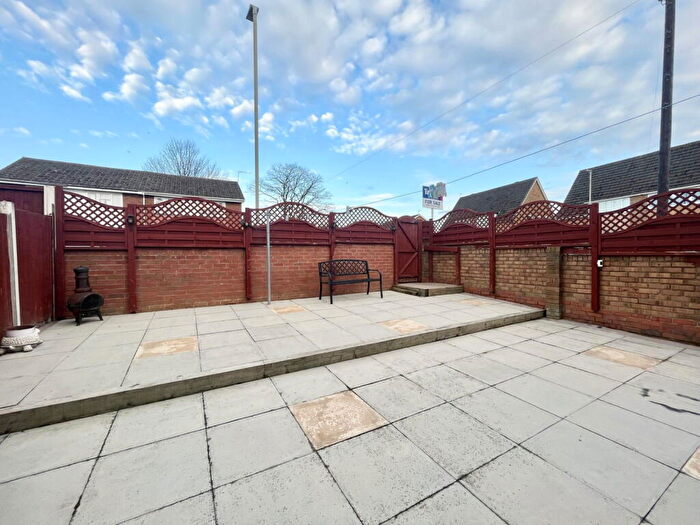 3 Bedroom Semi-Detached House For Sale In Weaver Close, Pensnett, Brierley Hill, DY5
