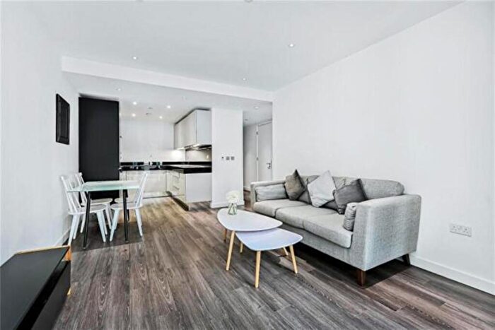 2 Bedroom Apartment To Rent In Perilla House, Goodman's Fields, Canter Way, London, E1