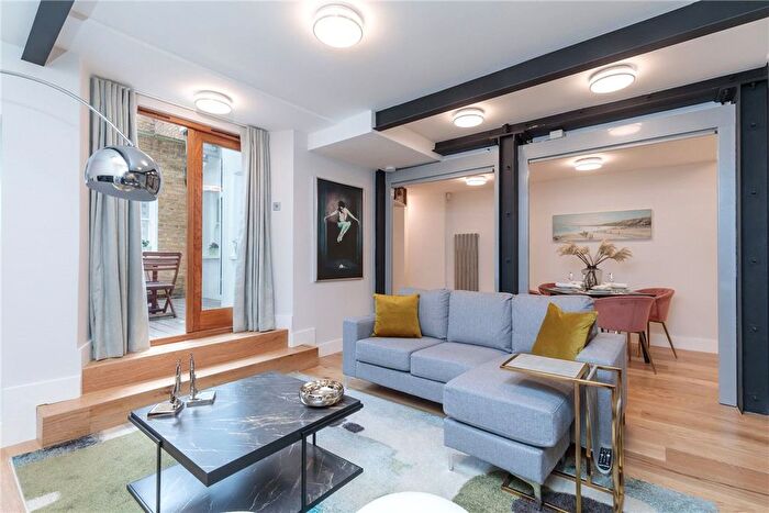 3 Bedroom Flat To Rent In Gloucester Place, Marylebone, London, W1U