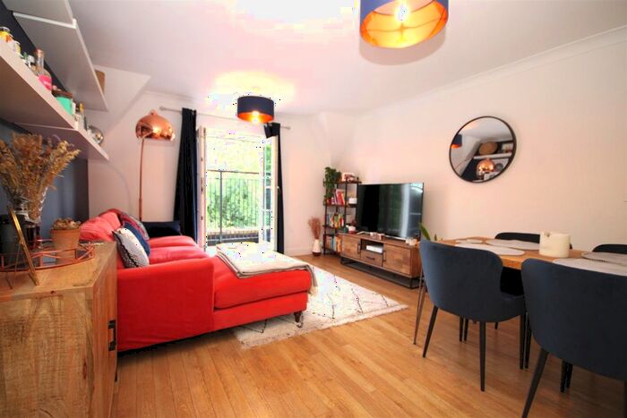 1 Bedroom Flat To Rent In The Cloisters, London Road, Guildford, GU1