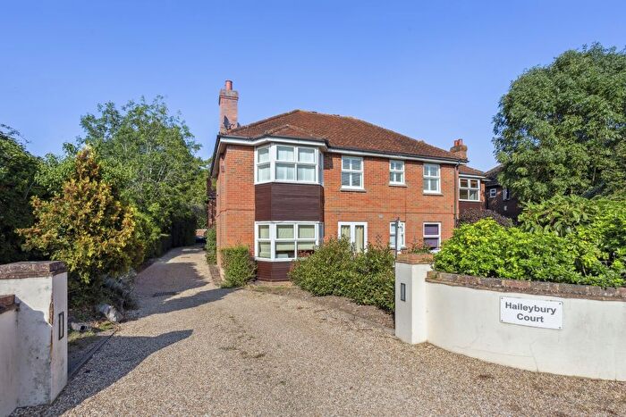 2 Bedroom Flat To Rent In Clewer Hill Road, Windsor, SL4