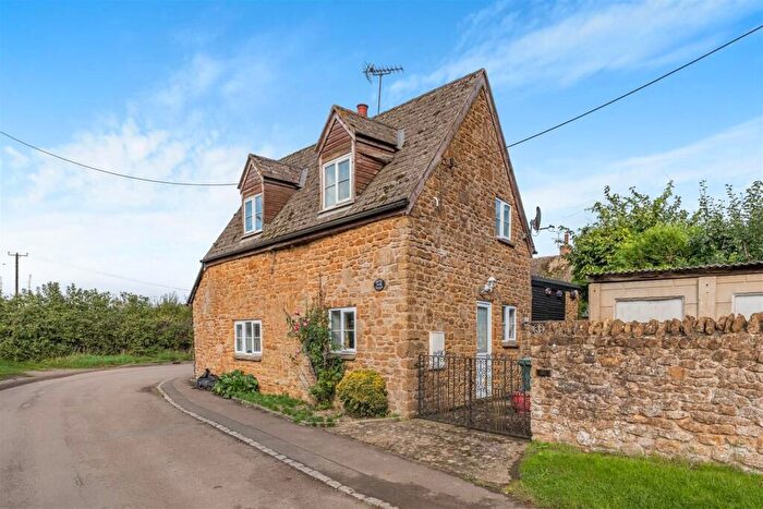 2 Bedroom Cottage For Sale In Spring Lane, Little Bourton, Banbury, OX17