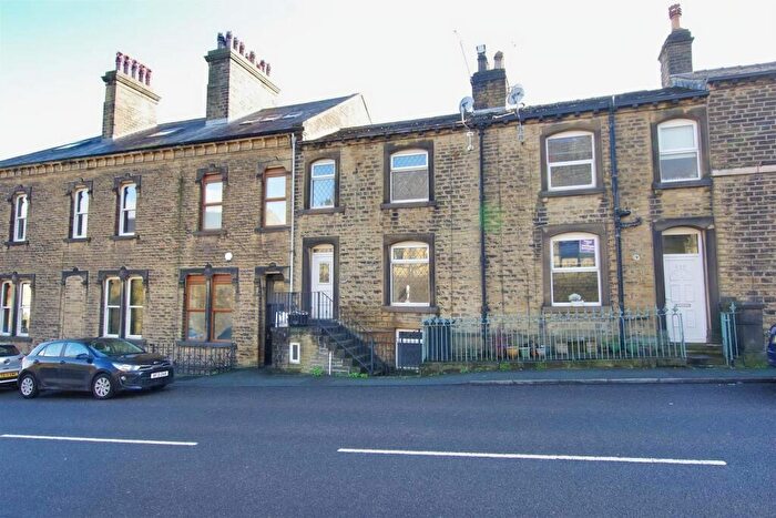 2 Bedroom Terraced House To Rent In Stainland Road, Holywell Green, Halifax, HX4