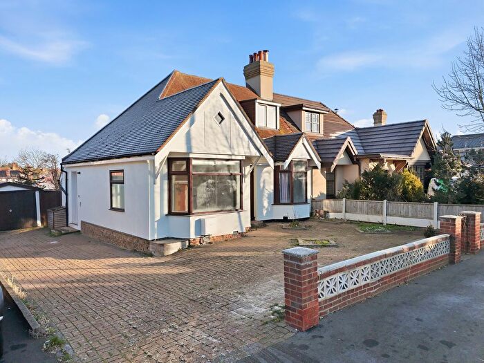 3 Bedroom Semi Detached House To Rent In Carlingford Drive, Southend-On-Sea, SS0