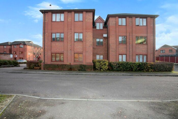 1 Bedroom Flat To Rent In Gillett Close, Nuneaton, Warwickshire, CV11