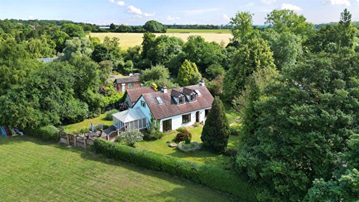 5 Bedroom Detached House For Sale In Bedford Road, Stagsden, MK43