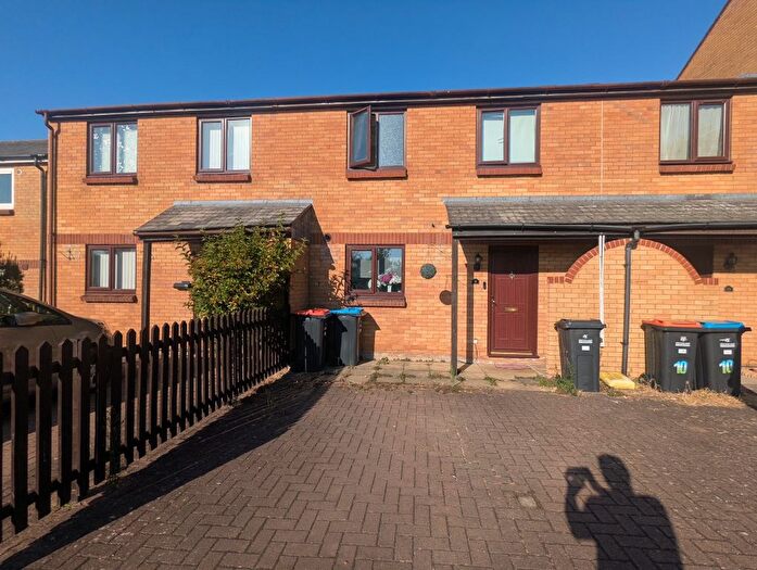 3 Bedroom Terraced House To Rent In Bridge Street, Milton Keynes, MK13