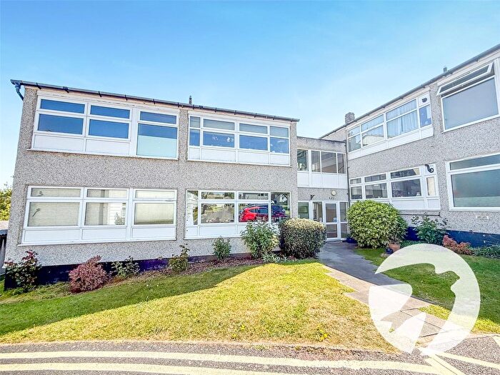 2 Bedroom Flat For Sale In Cedar Mount, Mottingham Lane, London, SE9