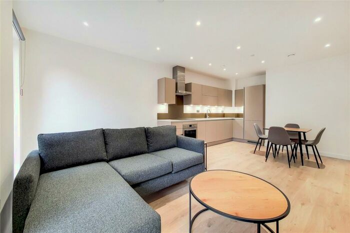 3 Bedroom Apartment To Rent In Atlantis Avenue, London, E16