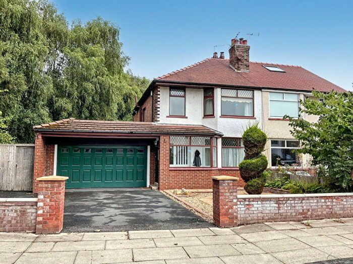 3 Bedroom Semi-Detached House For Sale In Lexton Drive, Churchtown, PR9