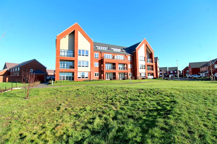 2 Bedroom Flat For Sale In Newlands Place, Seaford, BN25