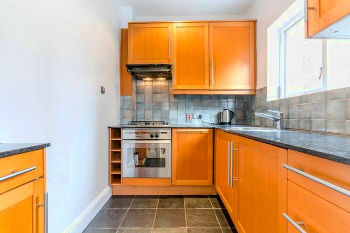 1 Bedroom Flat To Rent In Earls Court Road, Earls Court, London, W8