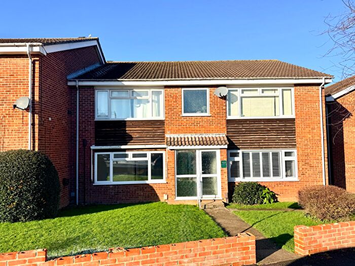 1 Bedroom Flat For Sale In Bredhurst Road, Wigmore, Gillingham, ME8