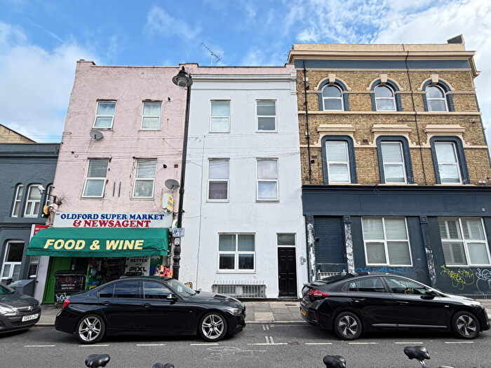 2 Bedroom Flat For Sale In Flat D, Old Ford Road, Bow, London, E3
