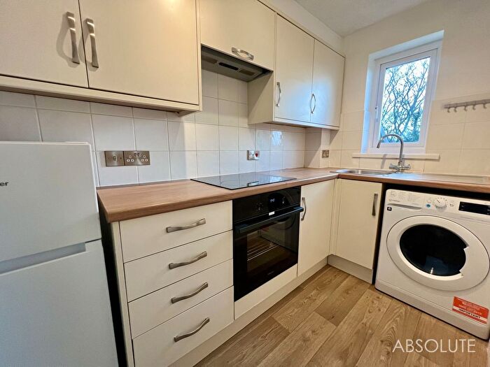 2 Bedroom Flat To Rent In Haslam Road, Torquay, TQ1