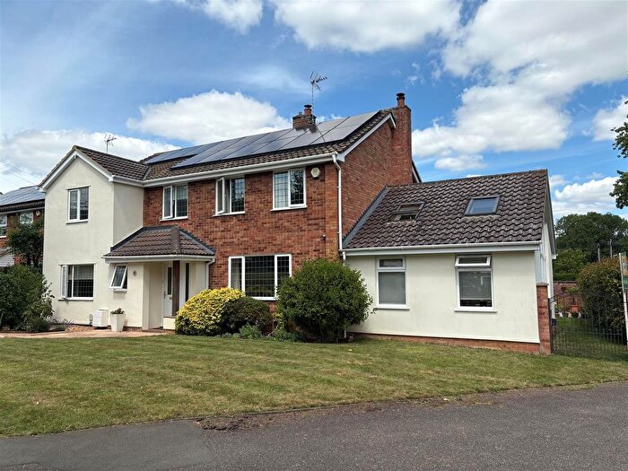 4 Bedroom Detached House For Sale In Stileman Way, Sharnbrook, Bedford, MK44
