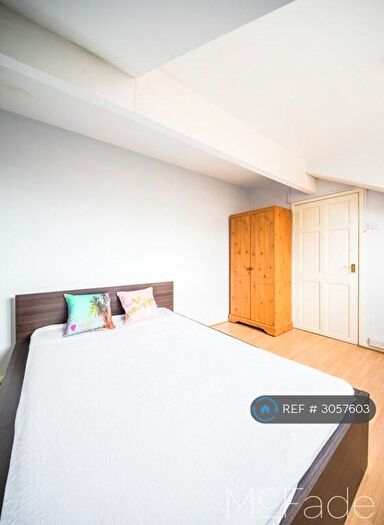 2 Bedroom Terraced House To Rent In Pennington Grove, Leeds, LS6