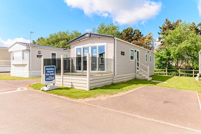 2 Bedroom Park Home For Sale In Coast Road, Corton, NR32
