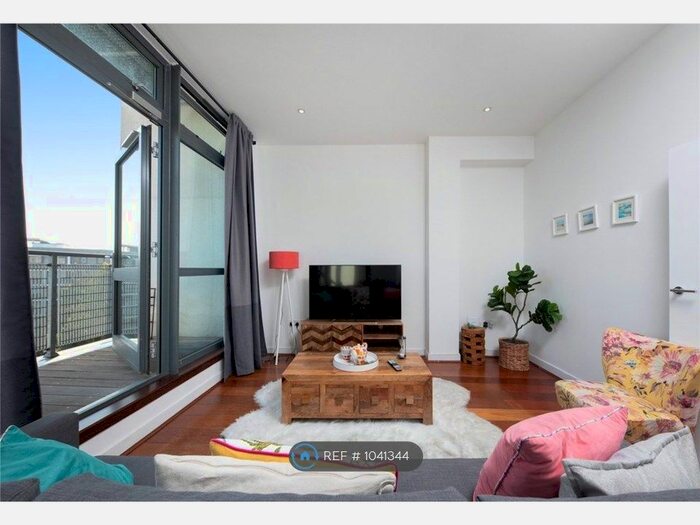 2 Bedroom Flat To Rent In Pentonville Road, London, N1