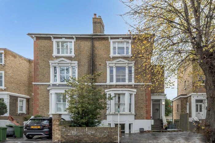 2 Bedroom Flat To Rent In Church Road, Richmond, TW9