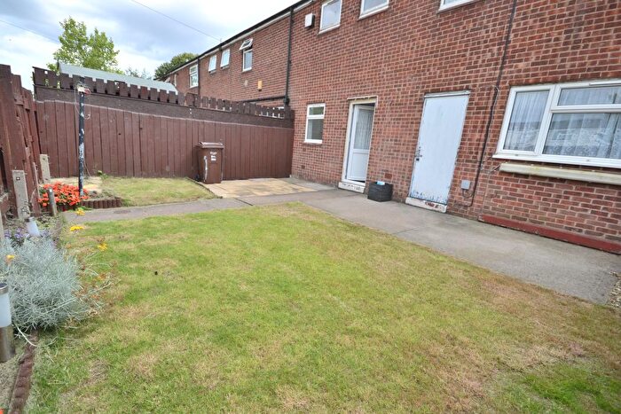 2 Bedroom Terraced House To Rent In Ladyside Close, Hull, HU7