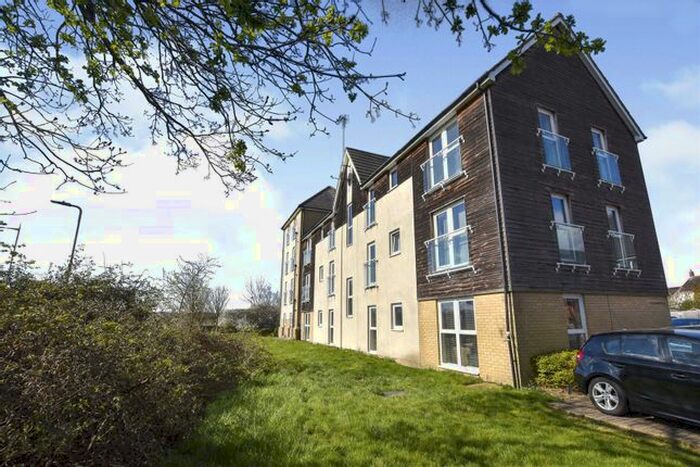 2 Bedroom Flat To Rent In Stonham Place, Chelmsford, Essex, CM2