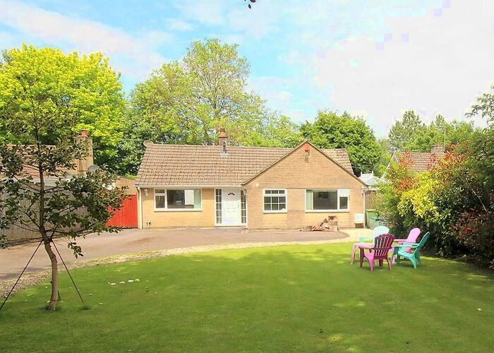 3 Bedroom Detached Bungalow To Rent In High Street, Swindon, Wiltshire, SN26