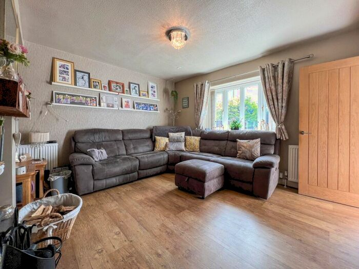3 Bedroom Terraced House For Sale In Grasscroft Road, Honley, Holmfirth, HD9