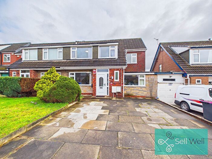 4 Bedroom Semi Detached House For Sale In Birchfield Drive, Worsley, Manchester, M28