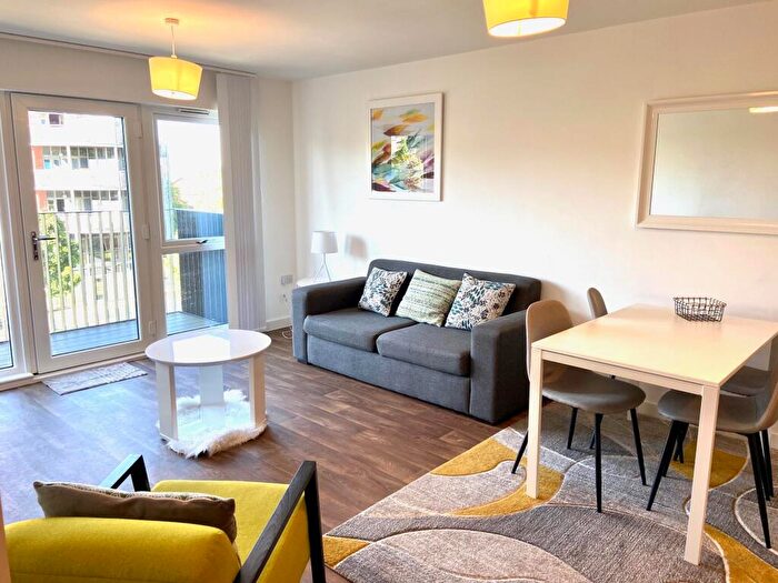 2 Bedroom Apartment To Rent In Bell Barn Road, Birmingham, B15