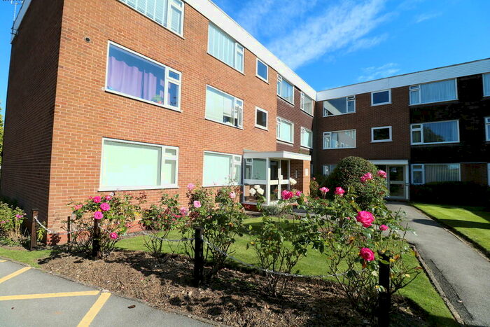 2 Bedroom Flat To Rent In Kingslea Road, Solihull, B91