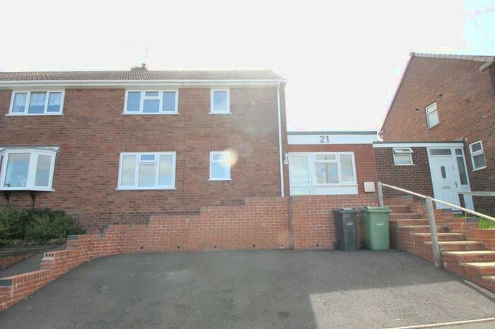3 Bedroom Semi-Detached House To Rent In Bournes Crescent, Halesowen, West Midlands, B63