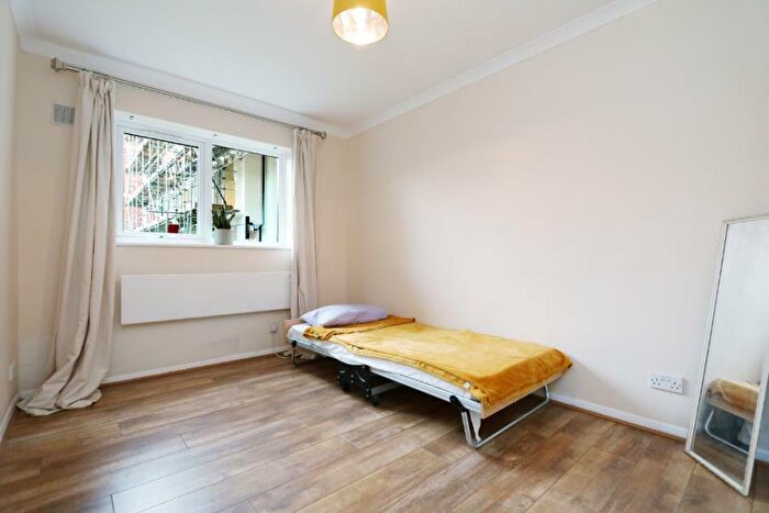 2 Bedroom Apartment To Rent In Maplehurst Close, KT1