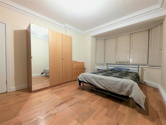 Studio To Rent In Riverview Gardens, Twickenham, TW1